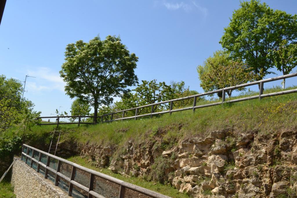 Casale La Rocchetta Bed & Breakfast ลูนิโก ภายนอก รูปภาพ