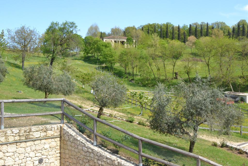 Casale La Rocchetta Bed & Breakfast ลูนิโก ภายนอก รูปภาพ