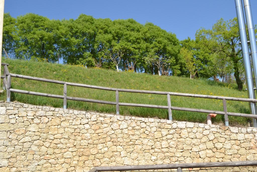 Casale La Rocchetta Bed & Breakfast ลูนิโก ภายนอก รูปภาพ