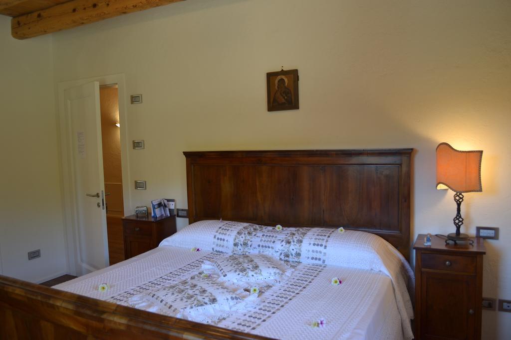 Casale La Rocchetta Bed & Breakfast ลูนิโก ภายนอก รูปภาพ