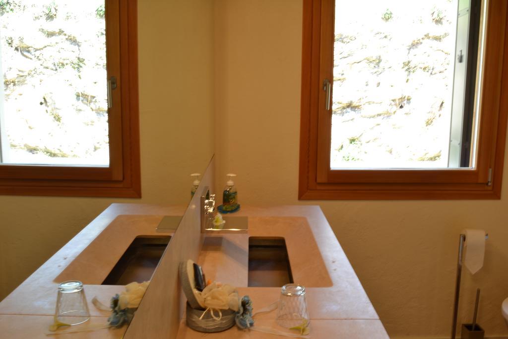 Casale La Rocchetta Bed & Breakfast ลูนิโก ภายนอก รูปภาพ