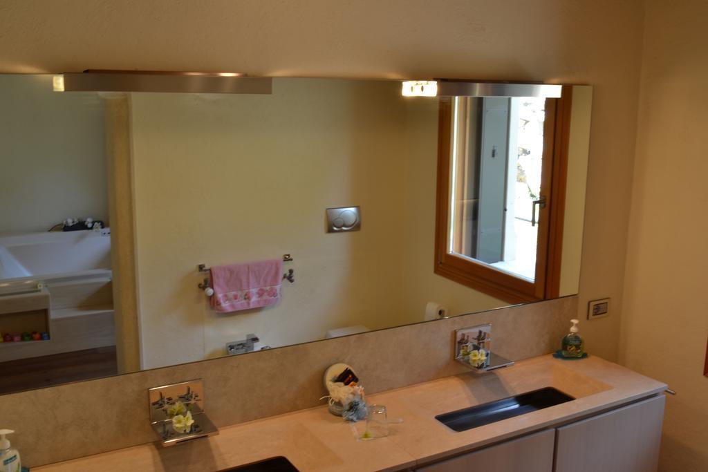 Casale La Rocchetta Bed & Breakfast ลูนิโก ภายนอก รูปภาพ