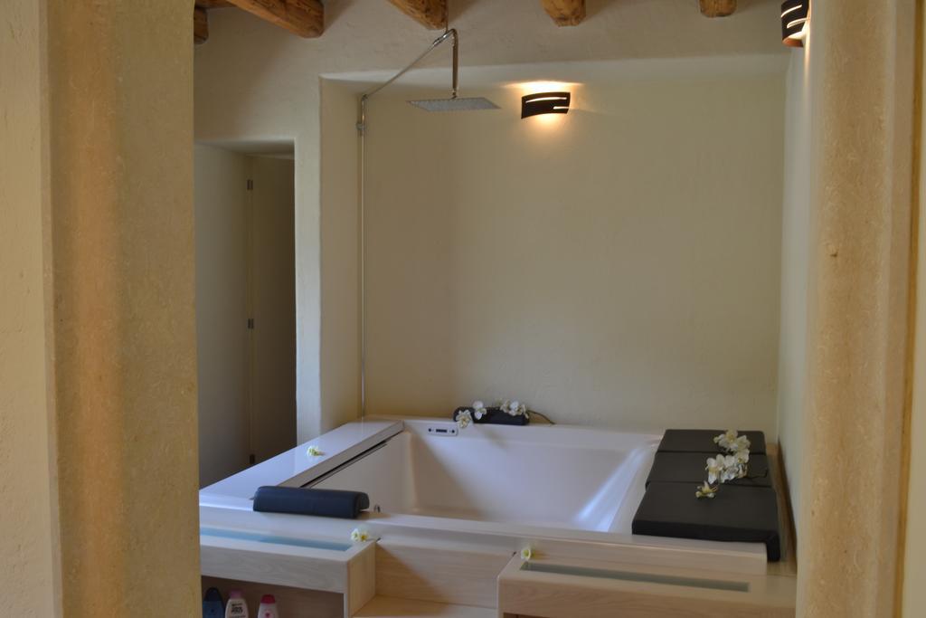 Casale La Rocchetta Bed & Breakfast ลูนิโก ภายนอก รูปภาพ