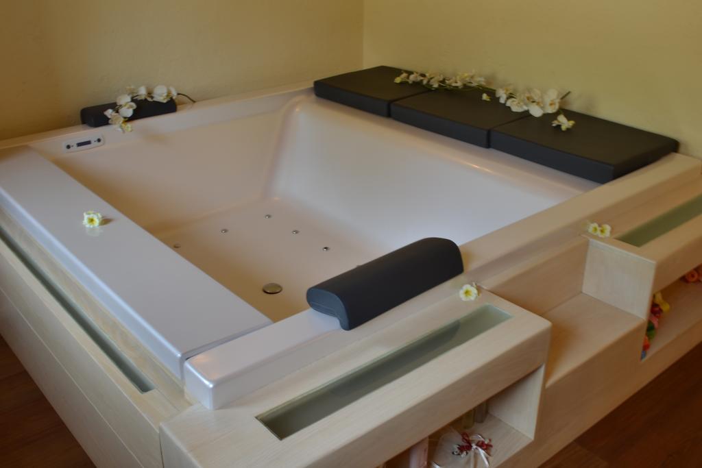 Casale La Rocchetta Bed & Breakfast ลูนิโก ภายนอก รูปภาพ
