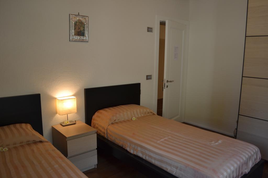 Casale La Rocchetta Bed & Breakfast ลูนิโก ภายนอก รูปภาพ