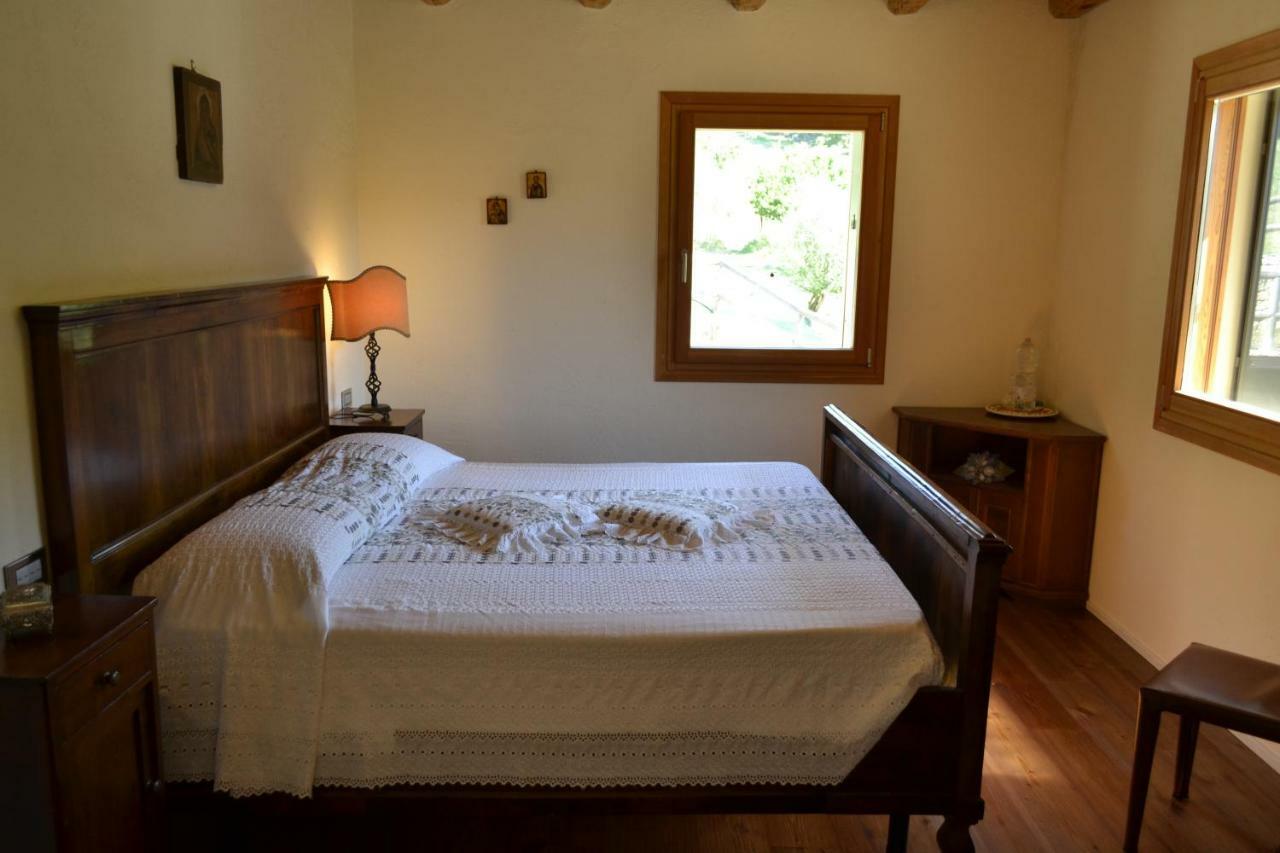 Casale La Rocchetta Bed & Breakfast ลูนิโก ภายนอก รูปภาพ