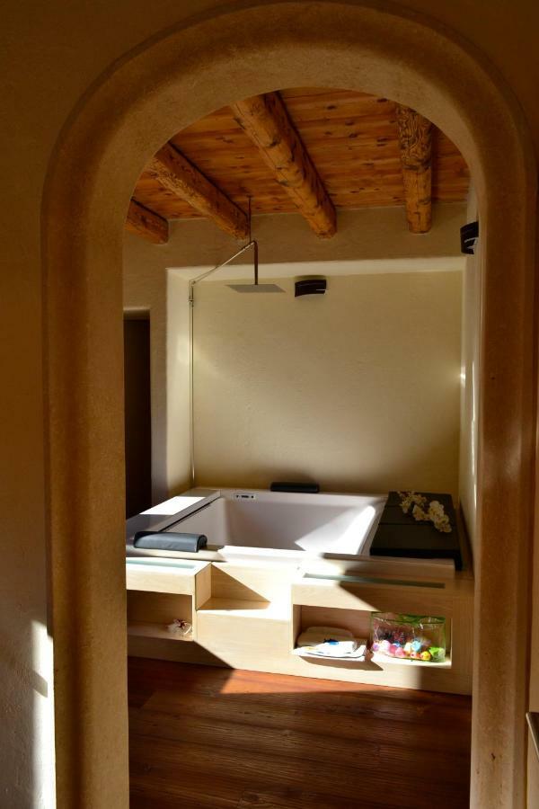 Casale La Rocchetta Bed & Breakfast ลูนิโก ภายนอก รูปภาพ