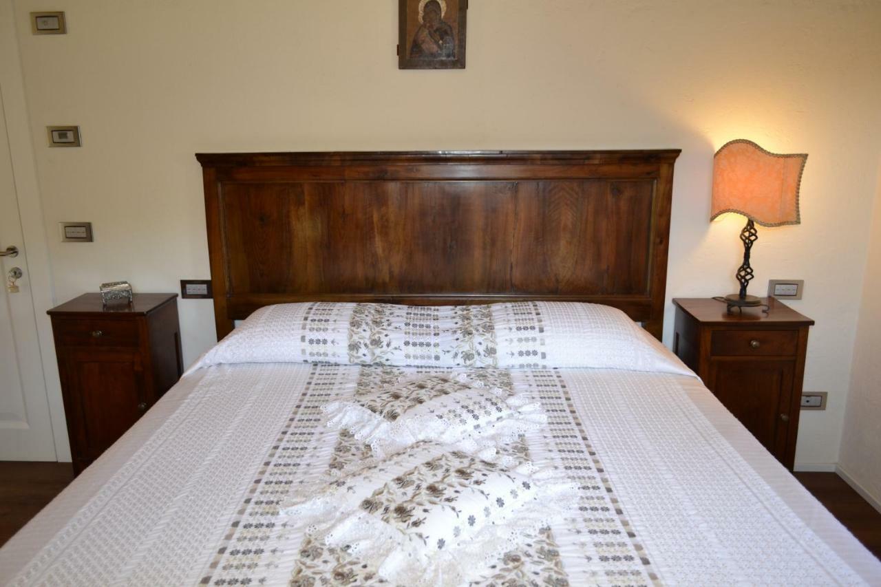 Casale La Rocchetta Bed & Breakfast ลูนิโก ภายนอก รูปภาพ