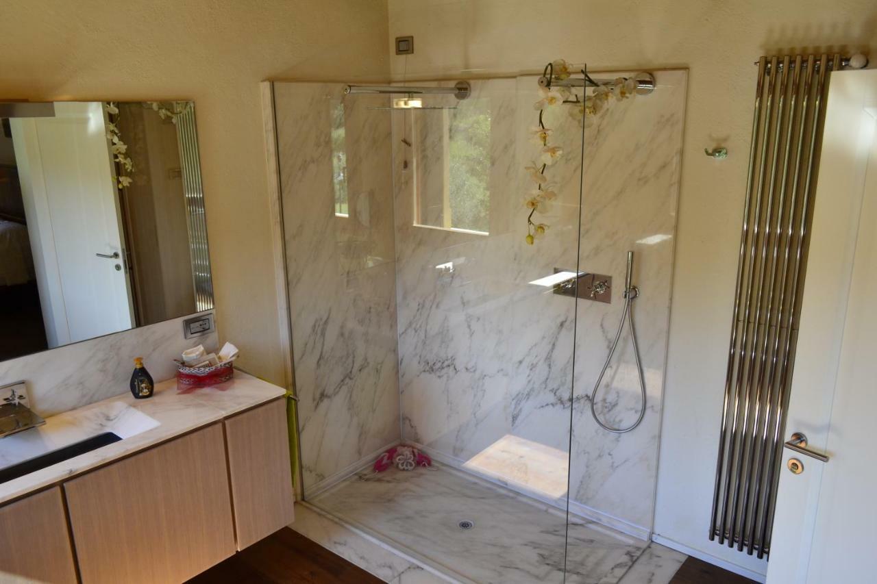 Casale La Rocchetta Bed & Breakfast ลูนิโก ภายนอก รูปภาพ