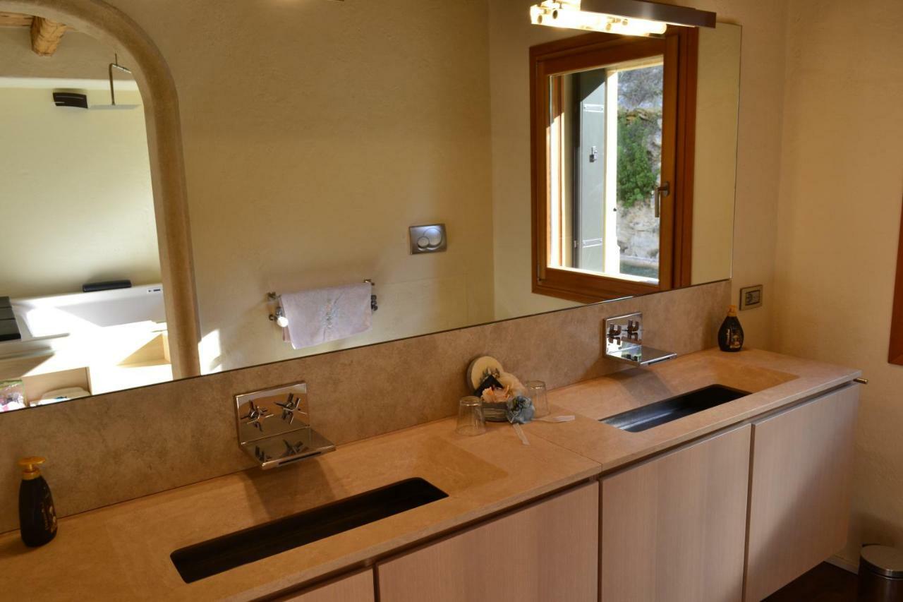 Casale La Rocchetta Bed & Breakfast ลูนิโก ภายนอก รูปภาพ